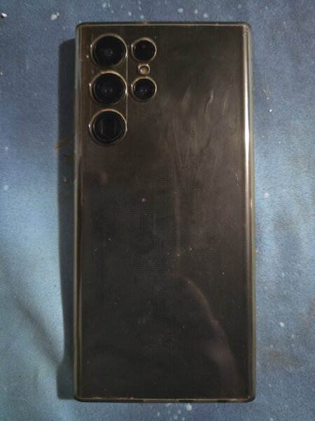 Vand Samsung Galaxy S22 Ultra 5G.