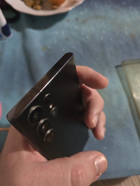 Vand Samsung Galaxy S22 Ultra 5G.