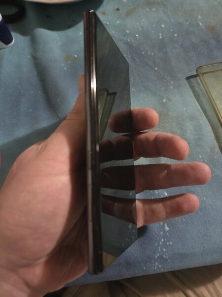 Vand Samsung Galaxy S22 Ultra 5G.